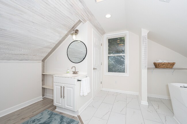 Photo - 3815 Hastings Ave