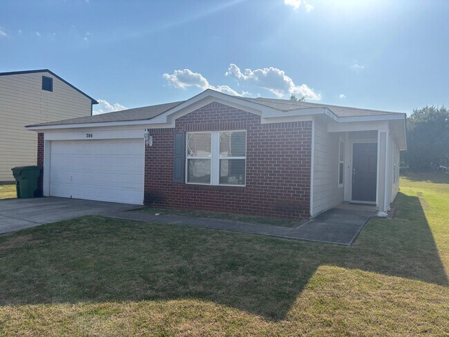 Photo - 306 Kenneth Blvd NW