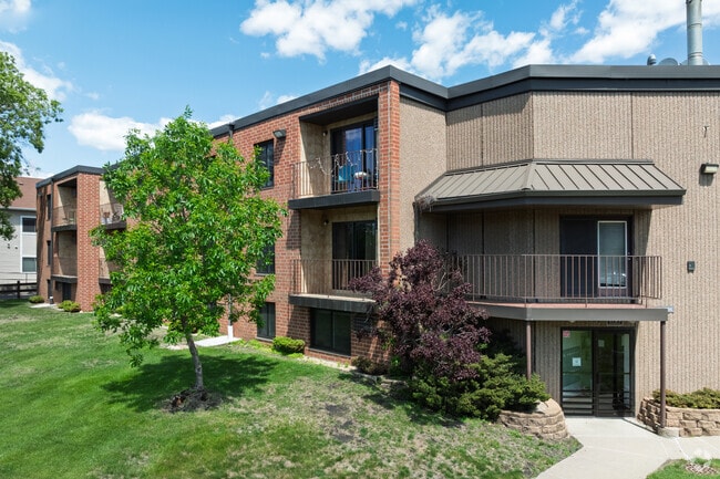 Building Photo - Gopher Commons 1701 Rental