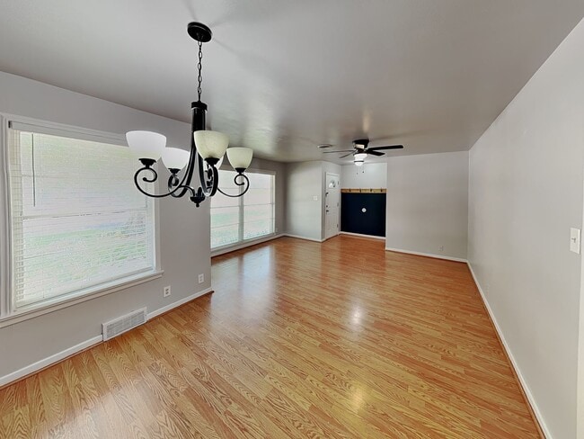 Photo - Quaint 3 bedroom in the Wilshire Addition ...