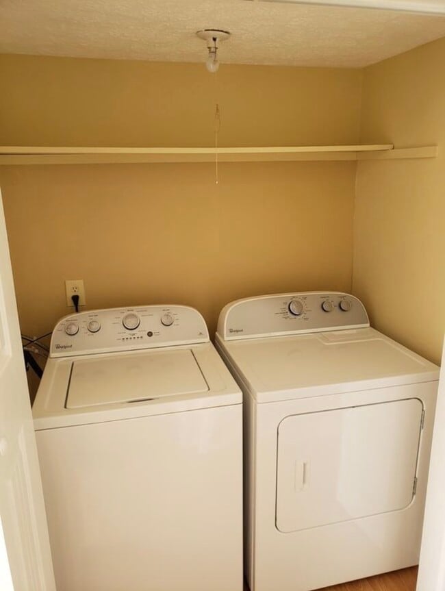 Photo - 445 Claircrest Dr