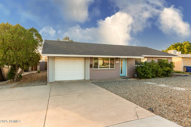 Photo - 1010 S Hardy Dr House