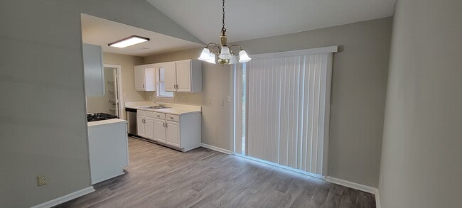 Photo - 118 Crystal Brk