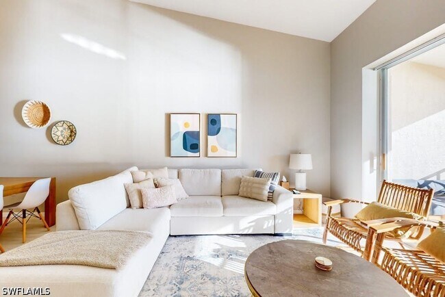 350 Robin Hood Cir Unit 202