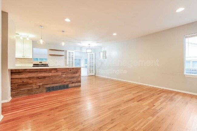 Photo - 1842 S Dahlia St