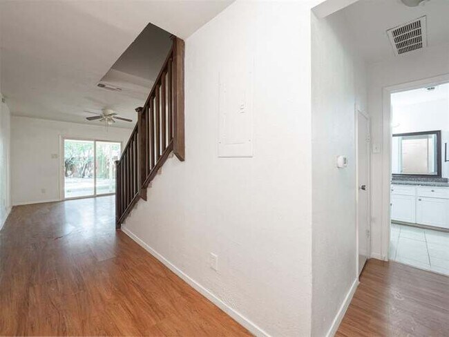 Photo - 404 Carter Dr