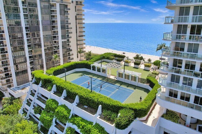 Photo - 6365 Collins Ave Unidad 1705