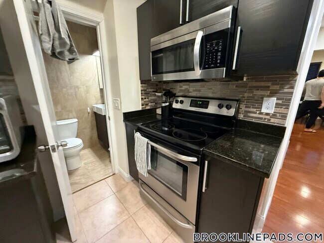 Photo - 1203 Beacon St Unit 6