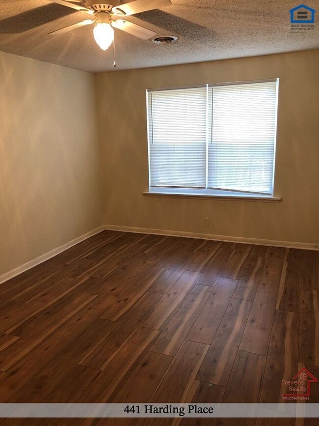 Photo - 441 Harding Pl