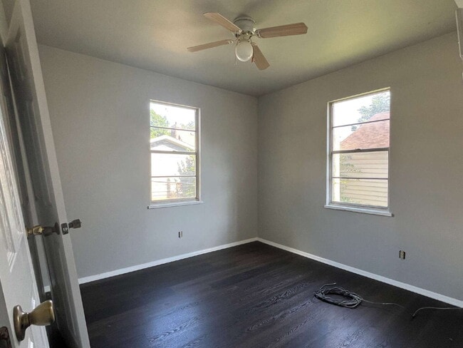 Photo - 2 Bedroom for Lease!!