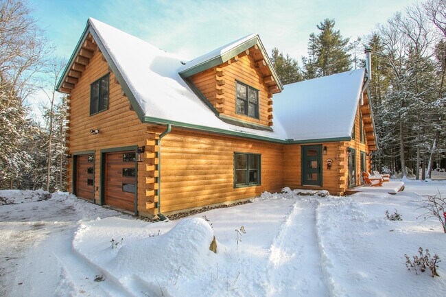 Photo - 320 Lakeshore Dr