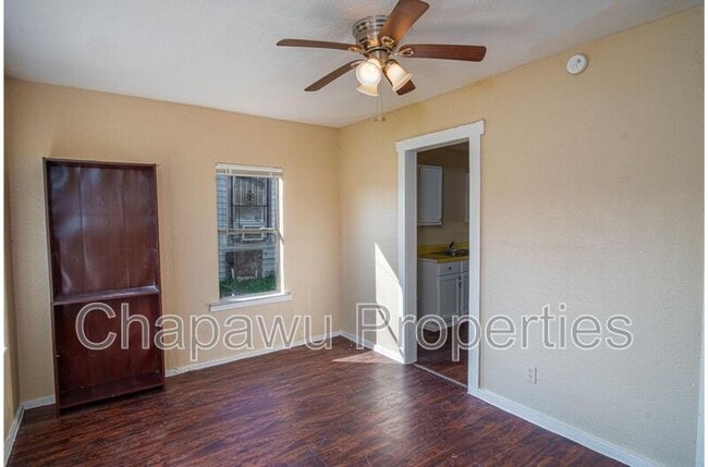 Photo - 819 Larry St