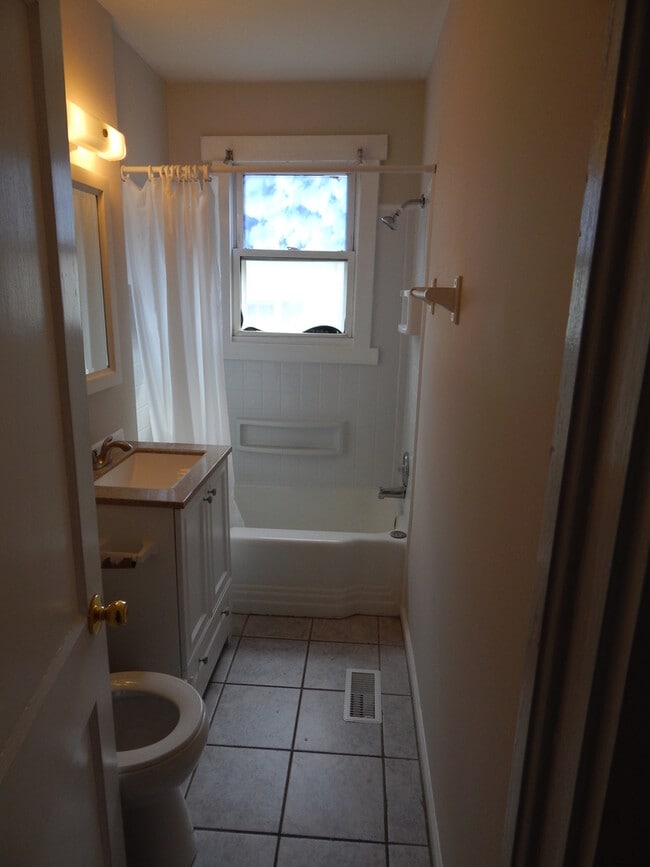 Photo - 24 W Greensboro St