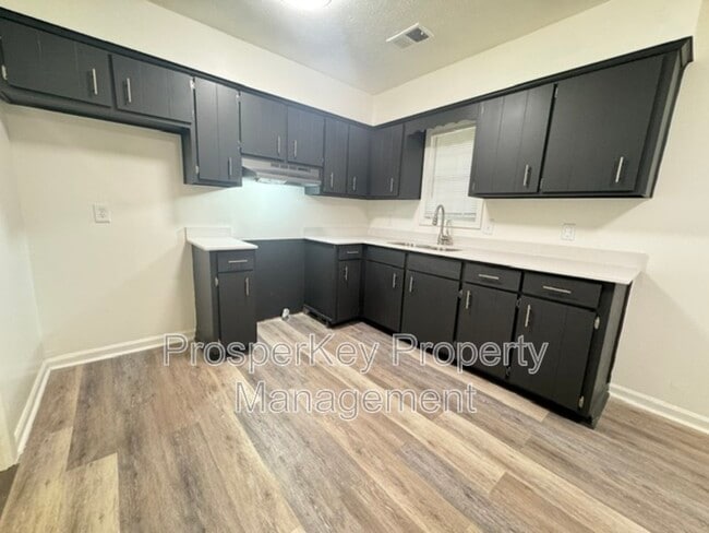 Photo - 5038 Wellborn Dr