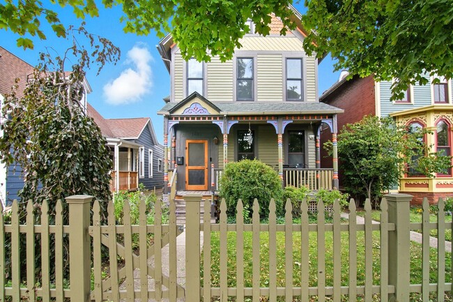 Building Photo - 1682 Bagley St Rental