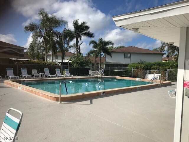 Photo - 5837 Queen Elizabeth Way Unit 1