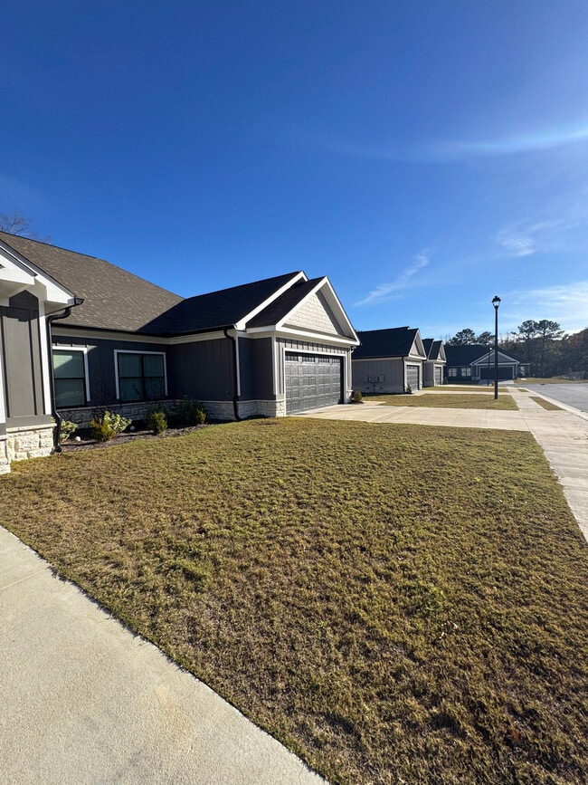 Photo - Crescent Place