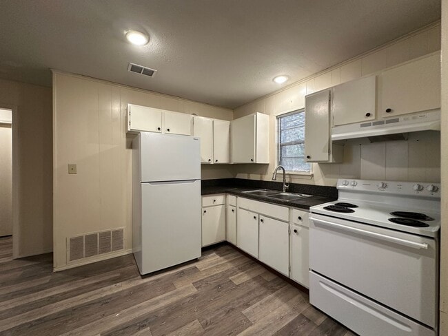 Photo - 3505 Elm St Unit A