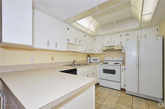 Building Photo - 12481 McGregor Blvd Unit 17 Rental
