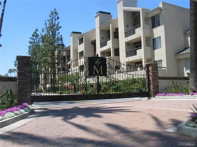 Photo - 5510 Owensmouth Ave Condo