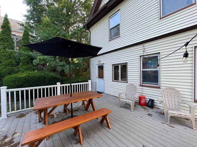 Photo - 1 Woodstock Ave