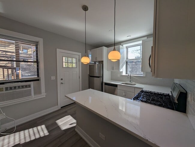 Photo - 3933 N Janssen Ave Unit 3937-E1