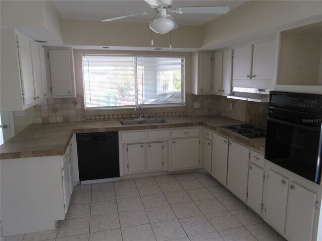 Photo - 1275 Price Cir NW