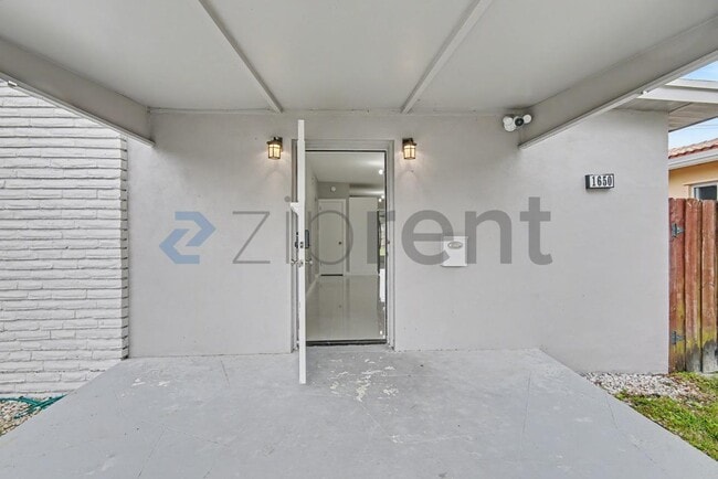 Photo - 1650 Jackson St