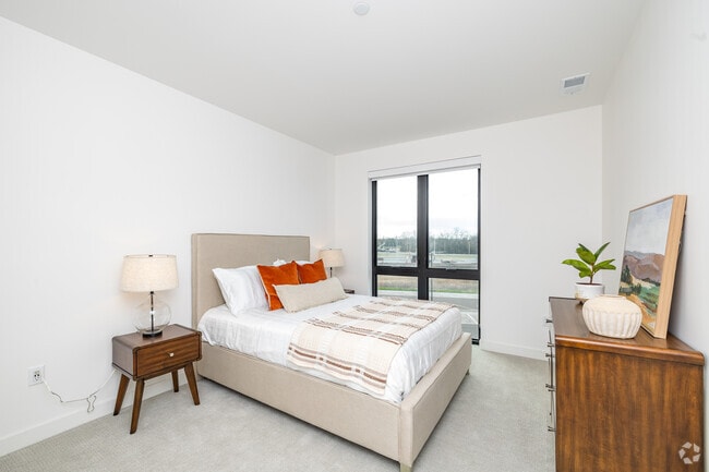 1BR, 1BA - 825SF -