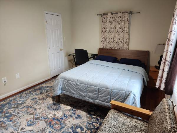 Photo - 4400 University Dr