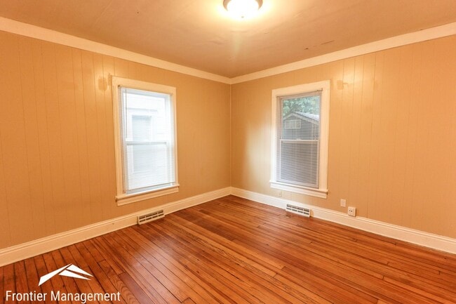 Photo - Awesome 6 bedroom home in a great location!