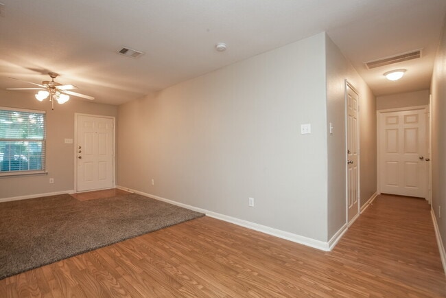 Photo - 3922 Hollow Cove Ln