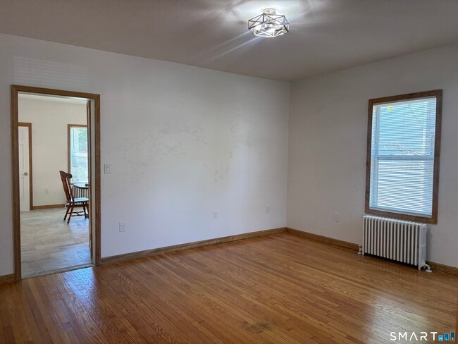 Photo - 28 Eld St