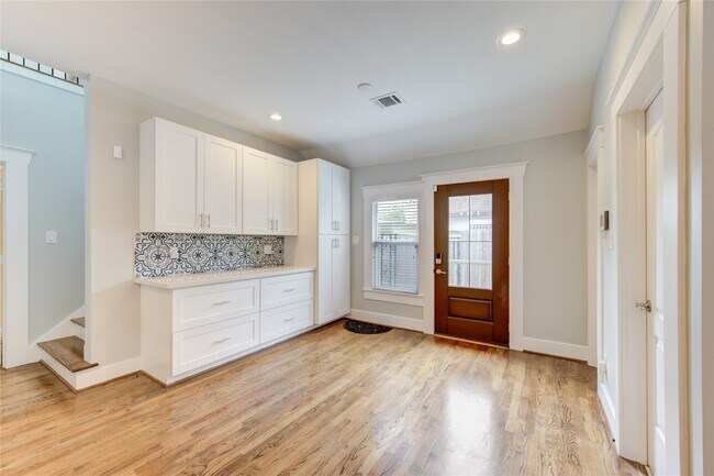 Photo - 1418 Studewood St