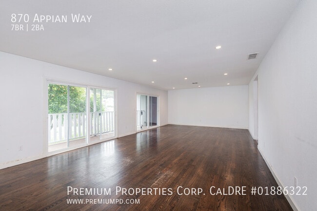 Photo - 870 Appian Way