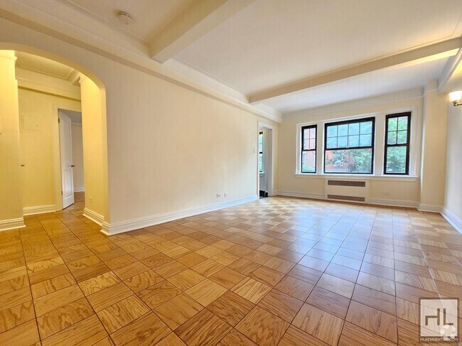 Building Photo - 1-Bedroom Apartment in West Village | 2nd ... Unit 2G