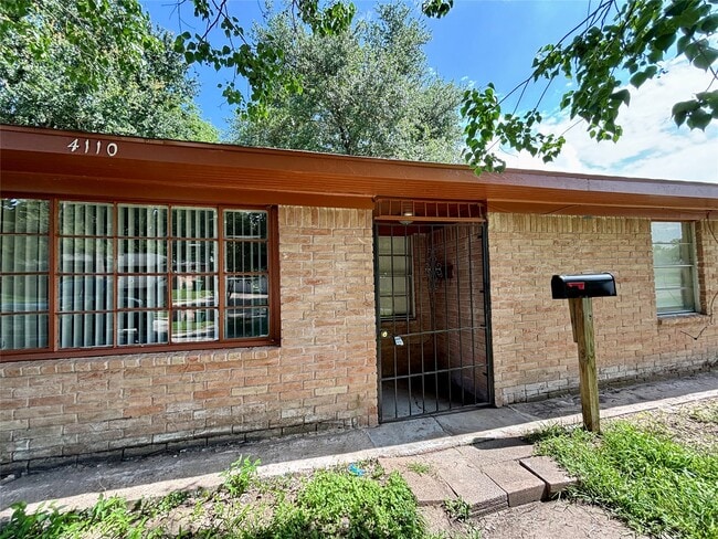 Building Photo - 4110 Knotty Oaks Trail