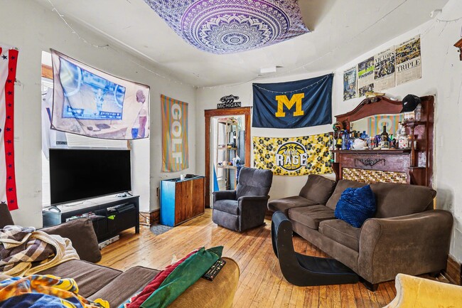 Photo - 606 Catherine St