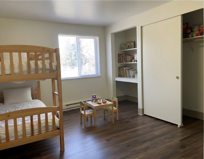 Photo - Evergreen Vista I & II Apartments