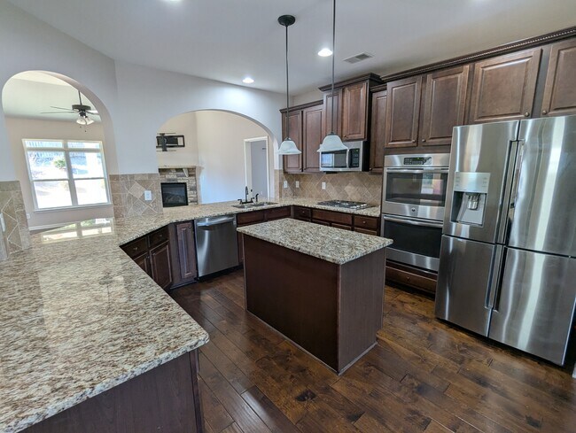 Photo - 209 Lovelace Ct