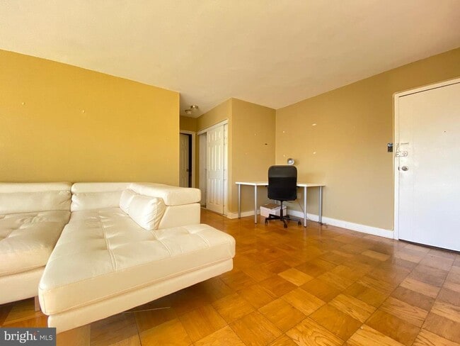 Photo - 922 24th St NW Unit 705