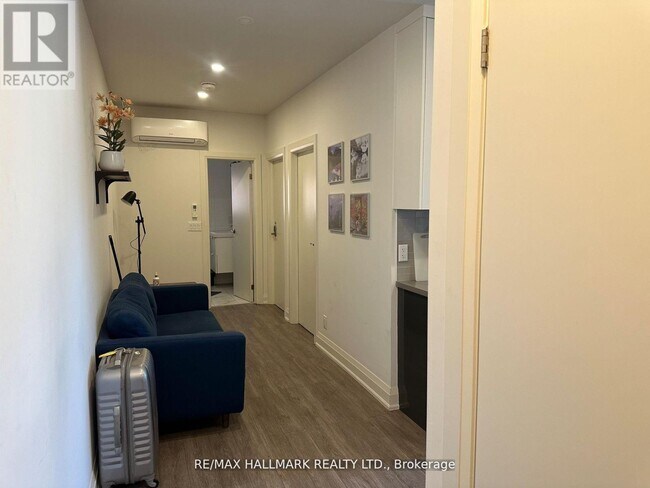 Photo - 595 St Clair Ave W Unit 11