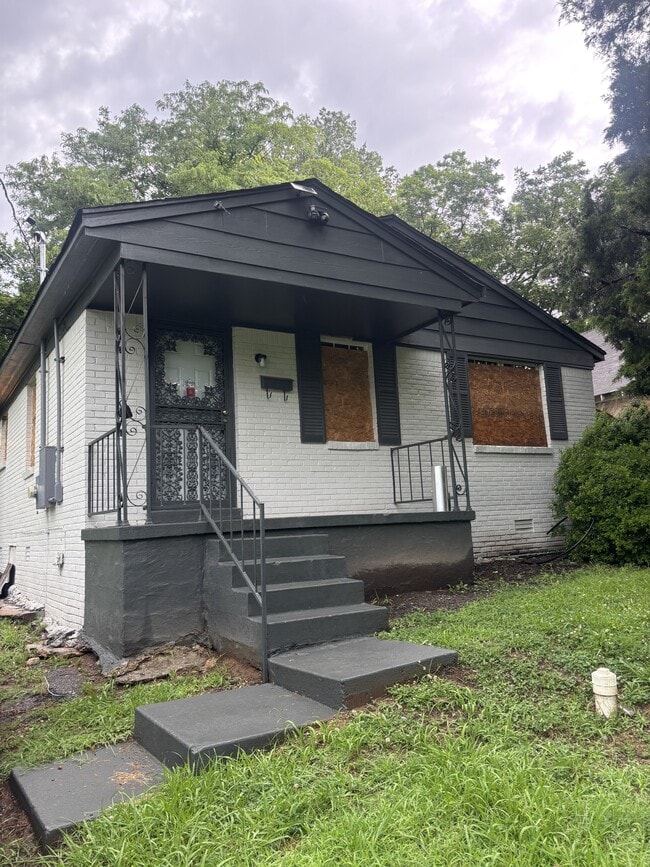 Photo - 1889 Marjorie St