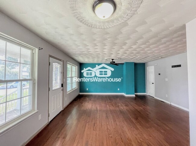 Photo - 711 Forbes St