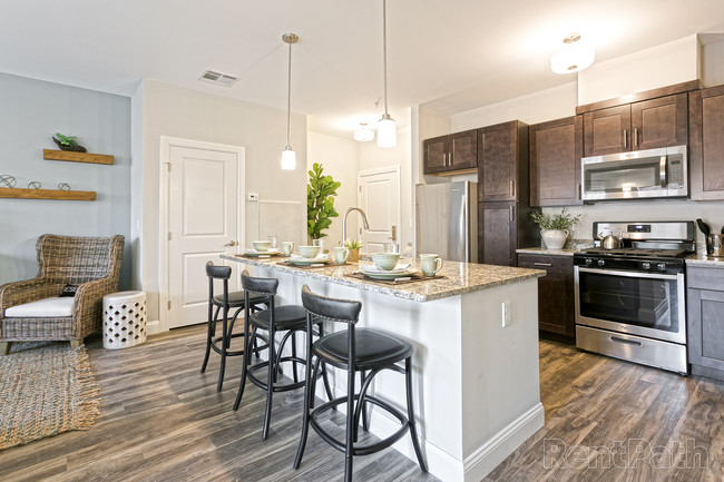866 sq ft 1 BR kitchen