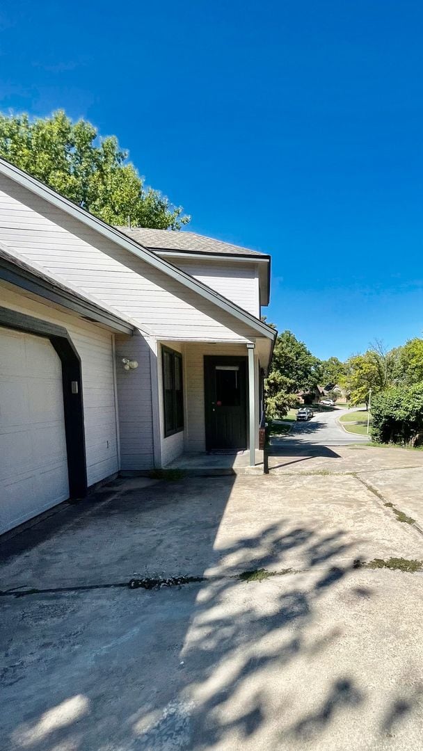 Photo - Gorgeous Pool Home w/ 4bd /2.5ba/Fireplace