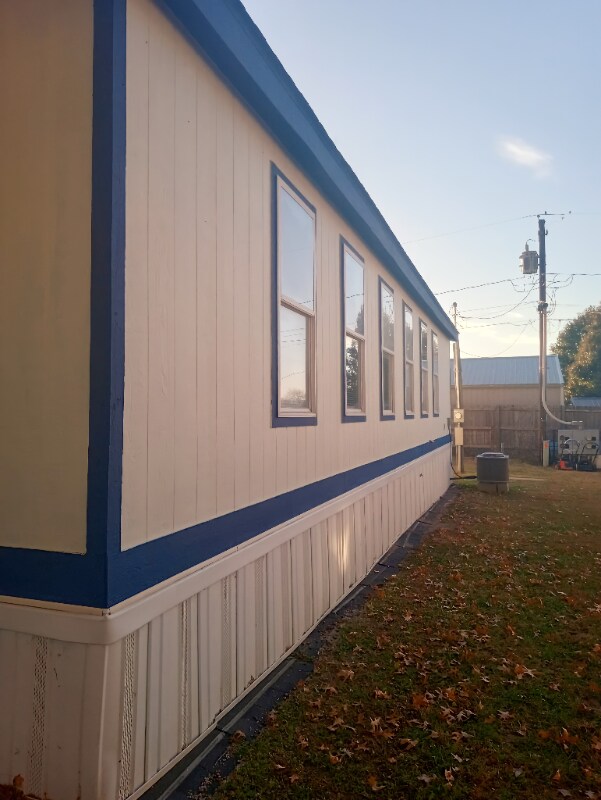 Photo - 777 E Yerby St