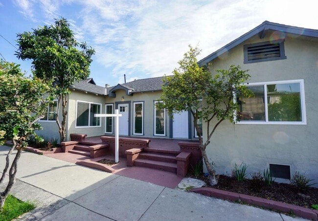 Photo - 210 N Cummings St Townhome