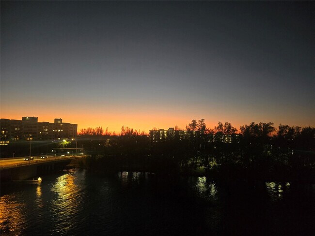 Photo - 1401 N Riverside Dr Unit 1104