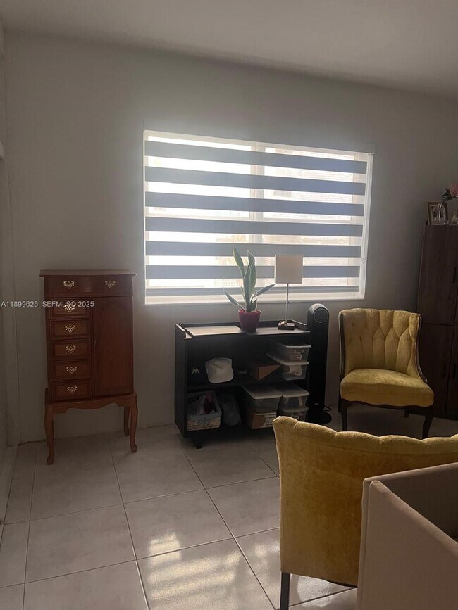 Photo - 1880 S Treasure Dr Unidad 2C